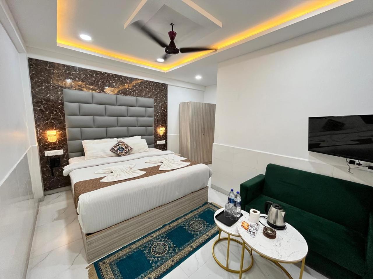 Hotel Small Daddy Plus Calangute Exterior photo