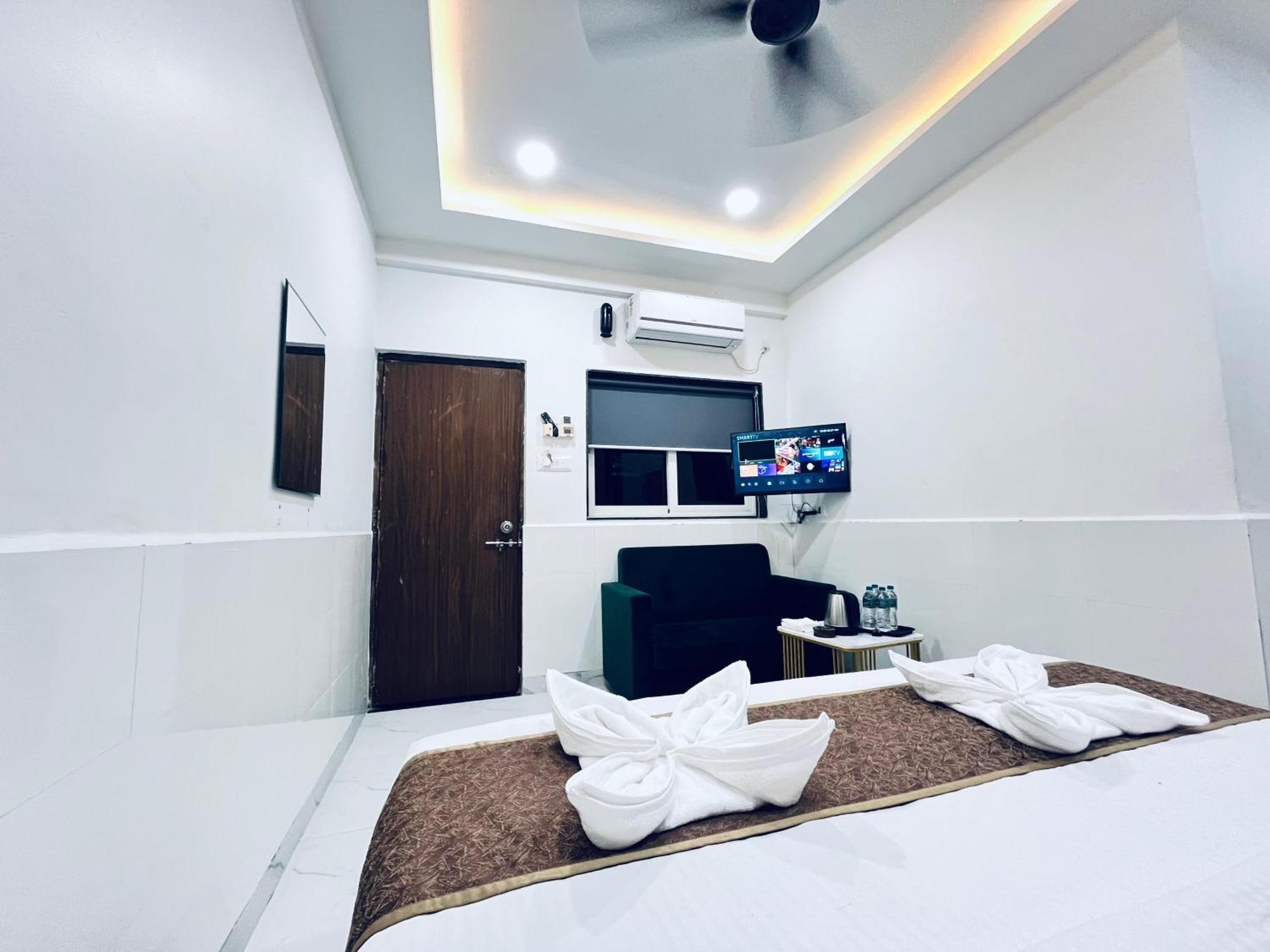 Hotel Small Daddy Plus Calangute Exterior photo