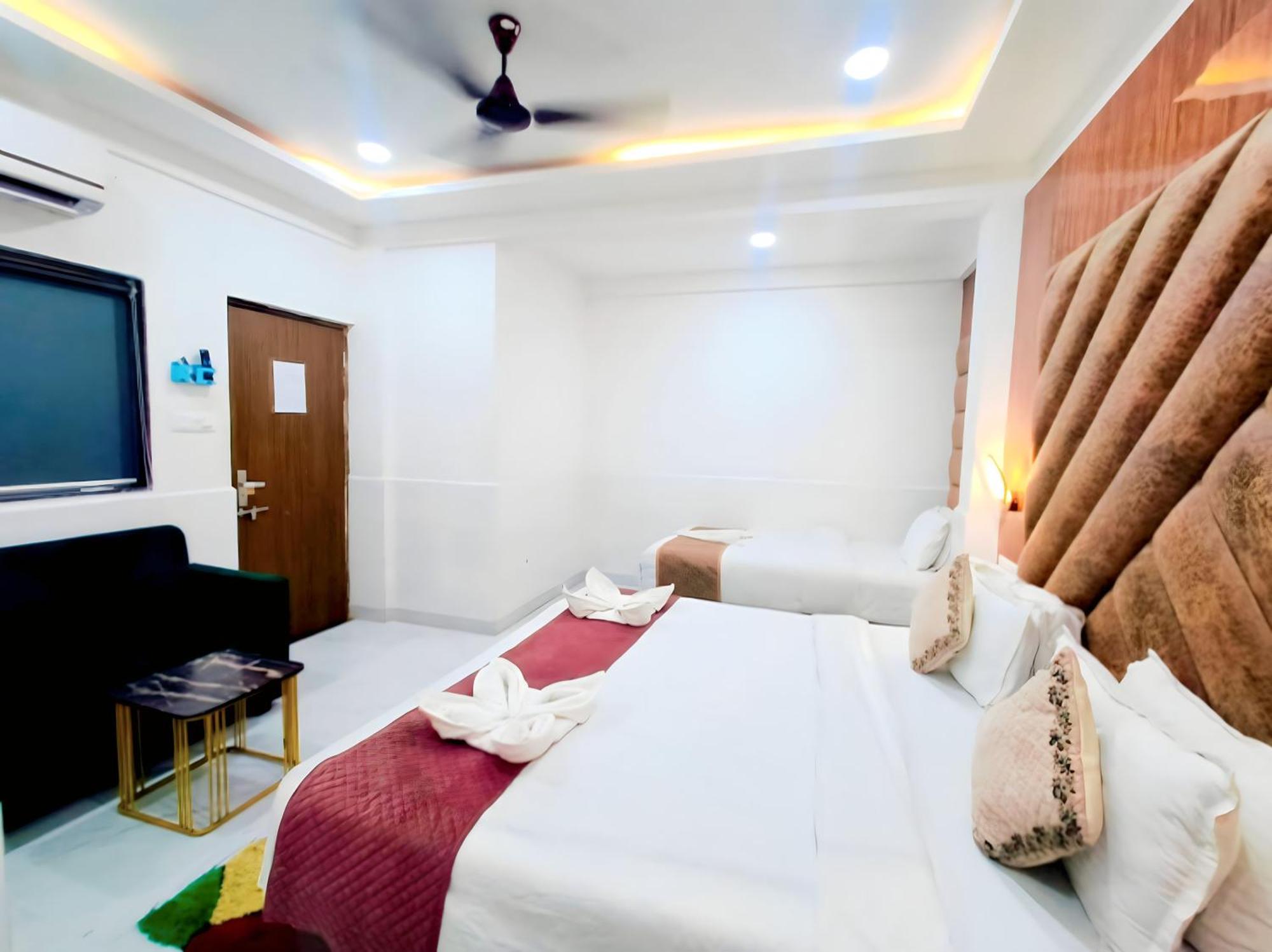 Hotel Small Daddy Plus Calangute Exterior photo