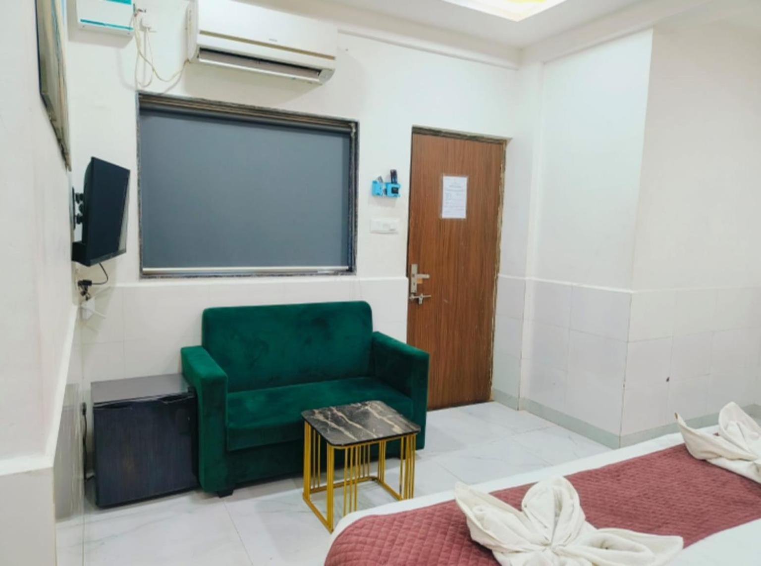 Hotel Small Daddy Plus Calangute Exterior photo